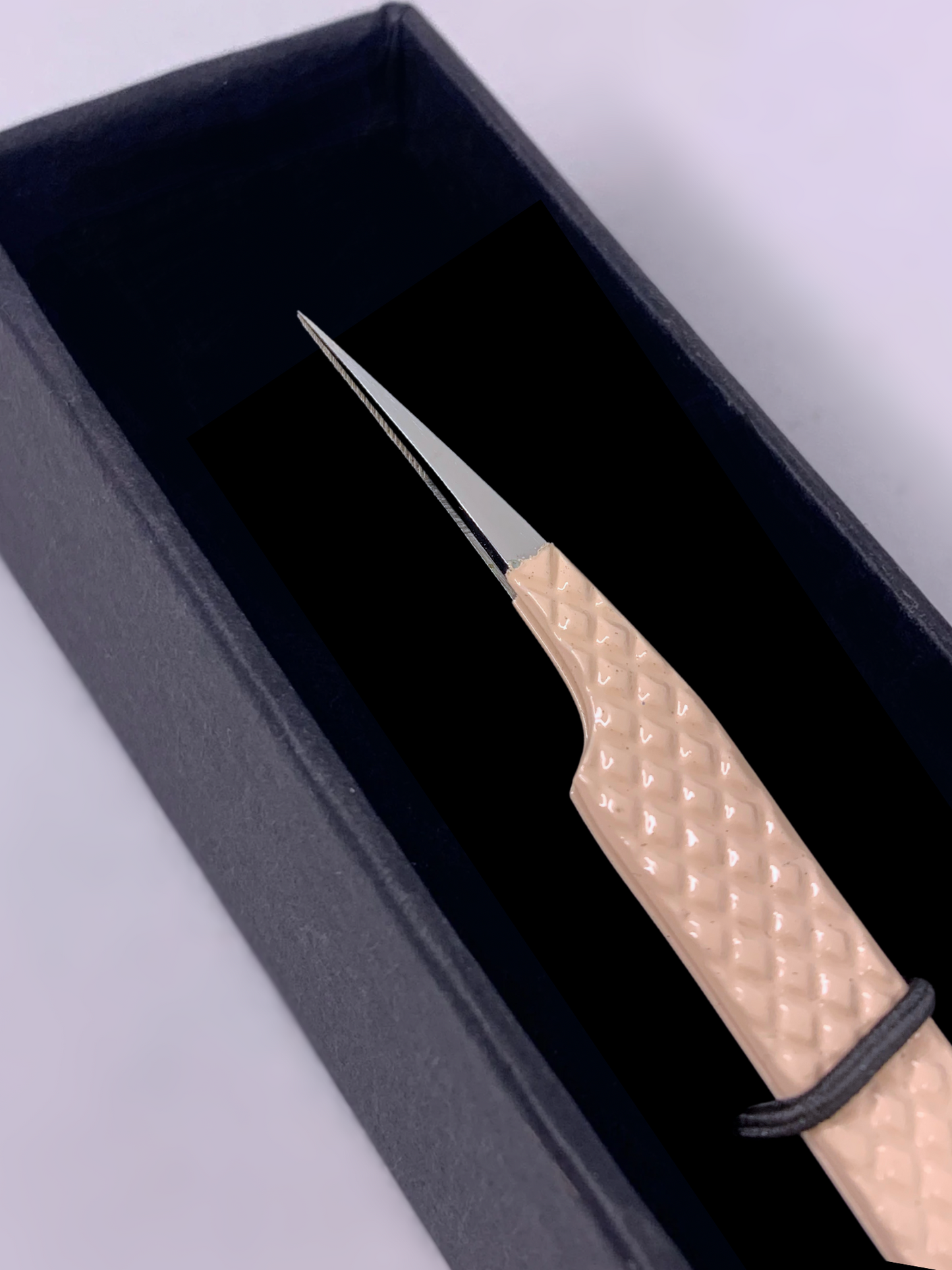Nude Straight Isolation Tip Tweezer - Gold Tip