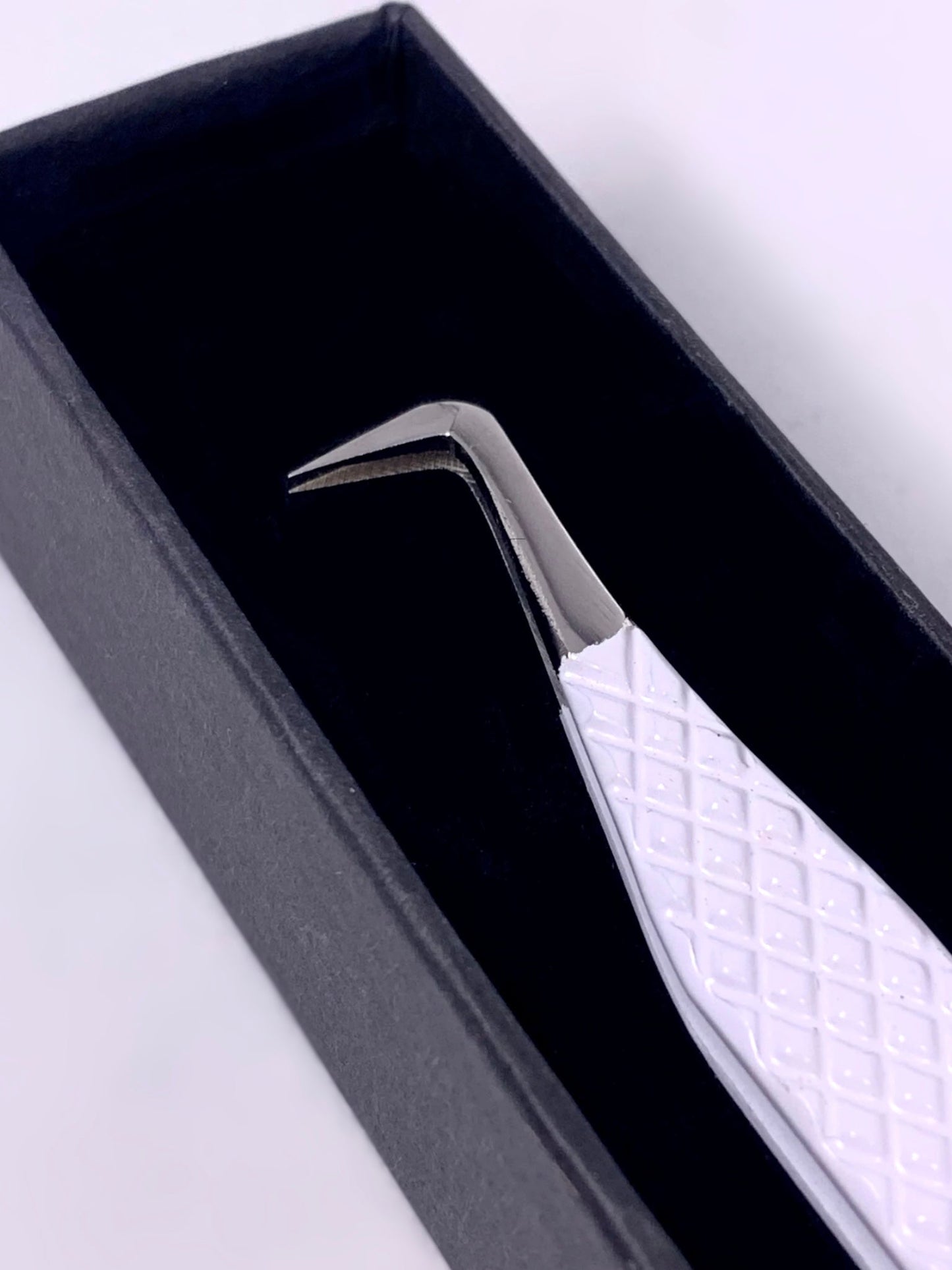 White Boot Tip Tweezers - Silver Tip