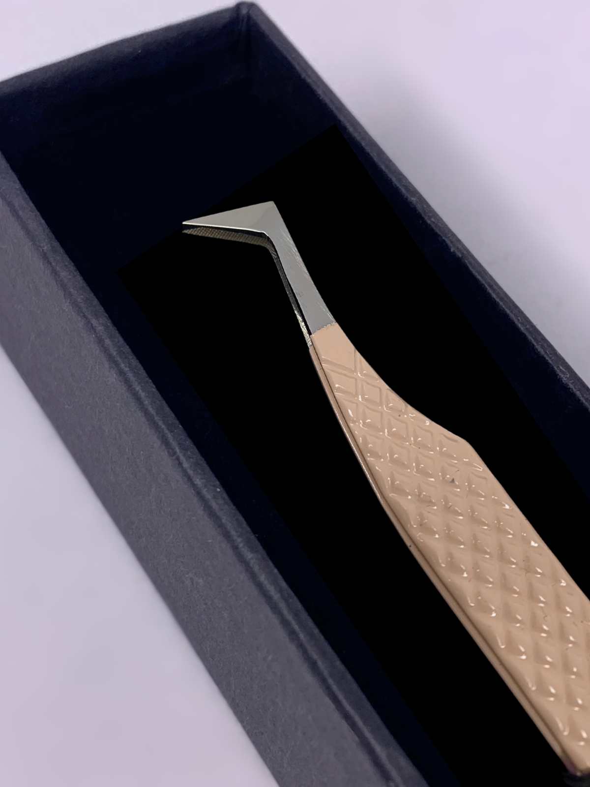 Nude Axe Tip Tweezer - Gold Tip