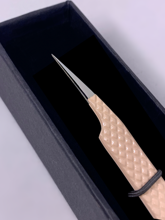 Nude Straight Isolation Tip Tweezer - Gold Tip