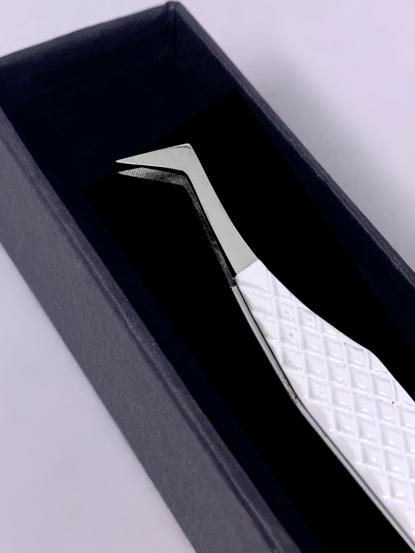 White Axe Tip Tweezer - Silver Tip